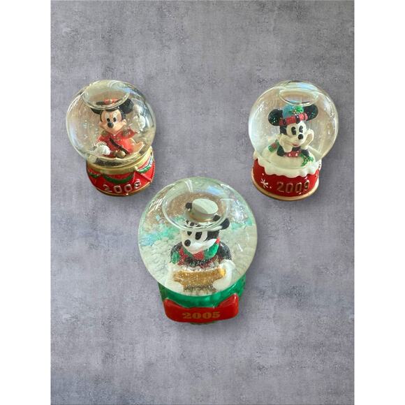 Disney JC Penney Christmas Mini Snow Globes Mickey Mouse Set of 10 2.5 in x 2 in - Picture 2 of 9